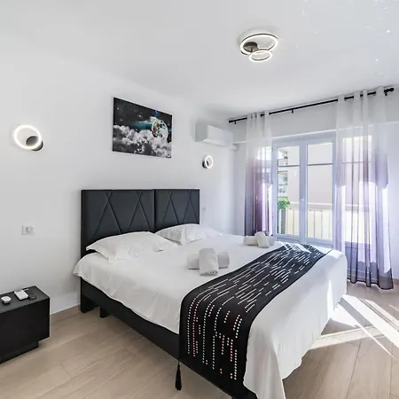 3 Pieces Renove En Bord De - Terrasse * Канны