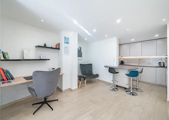 3 Pieces Renove En Bord De - Terrasse Канны